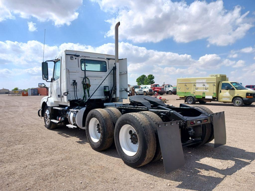 2014 Volvo VNL  Conventional-New Generation