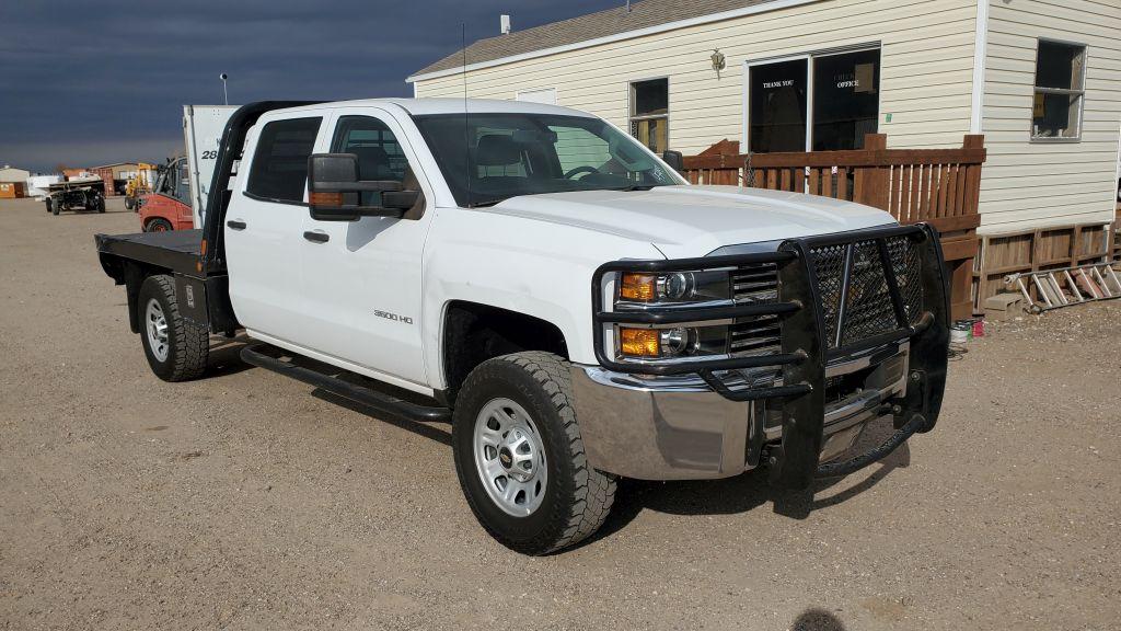 2017 Chevrolet Silverado 3500 W/T Crew Cab Flatbed