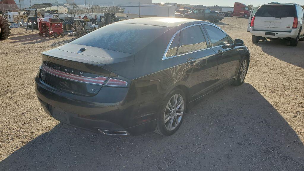 2013 Lincoln MKZ  Sedan 4D