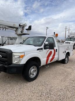 2011 Ford F350 Super Duty XL / XLT Regular Cab 2D N/A