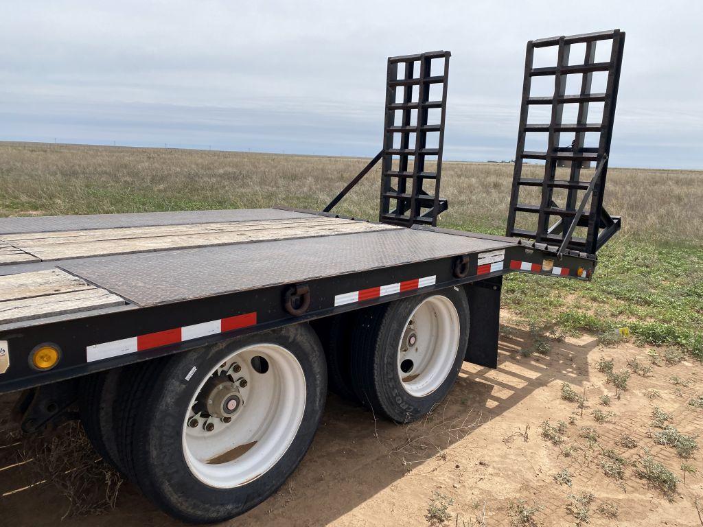2016 Holden Industries TD0 40 Flatbed Trailer