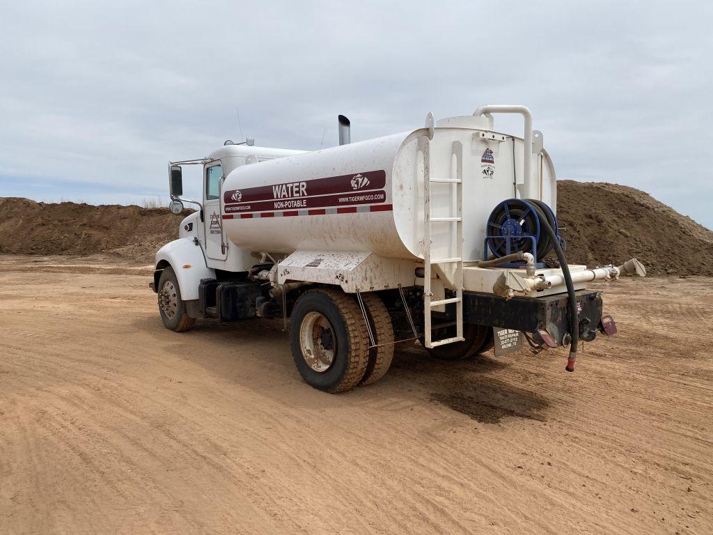 2008 Peterbilt Water Truck 2007 Peterbilt Water Truck