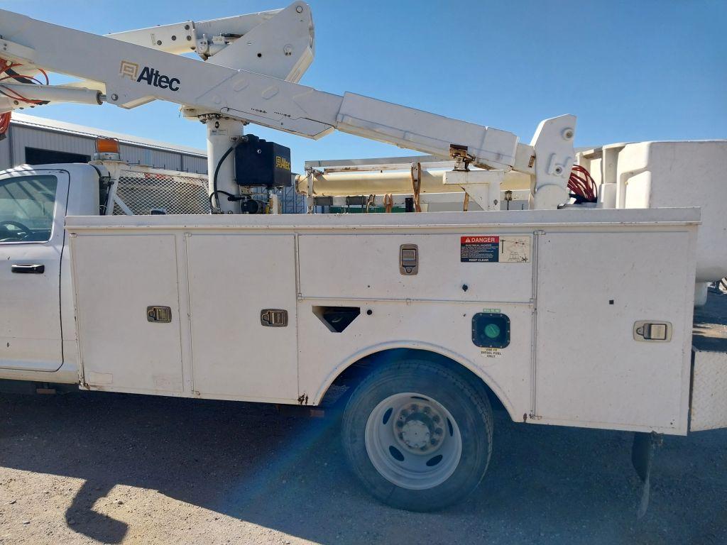 2011 Ram 4500 Chassis SLT Regular Cab 2D Bucket Truck