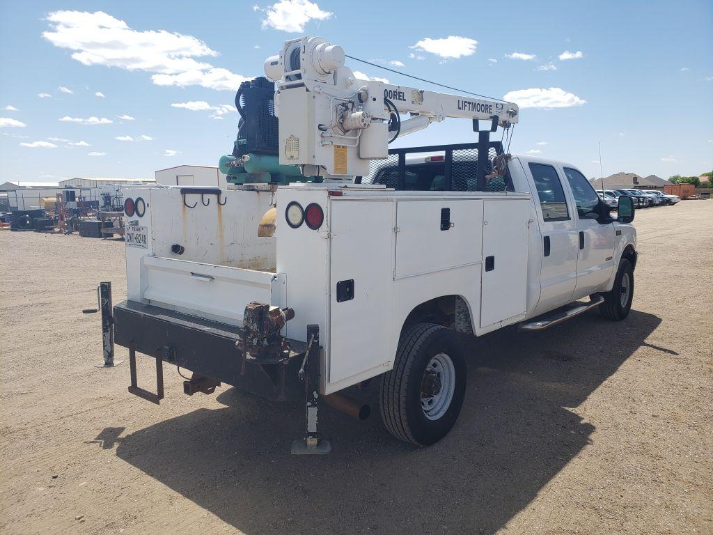 2003 Ford F350 Super Duty XL Crew Cab 4D Service Crane Pickup Truck XL