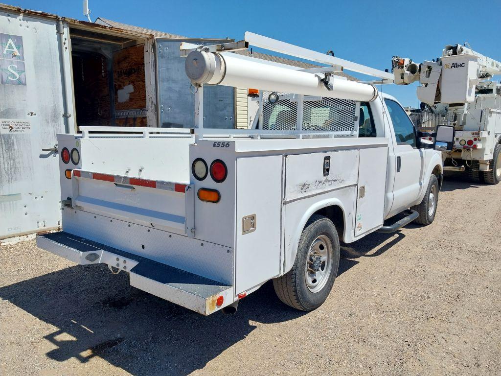 2011 Ford F250 Super Duty XLT Regular Cab 2D 2WD