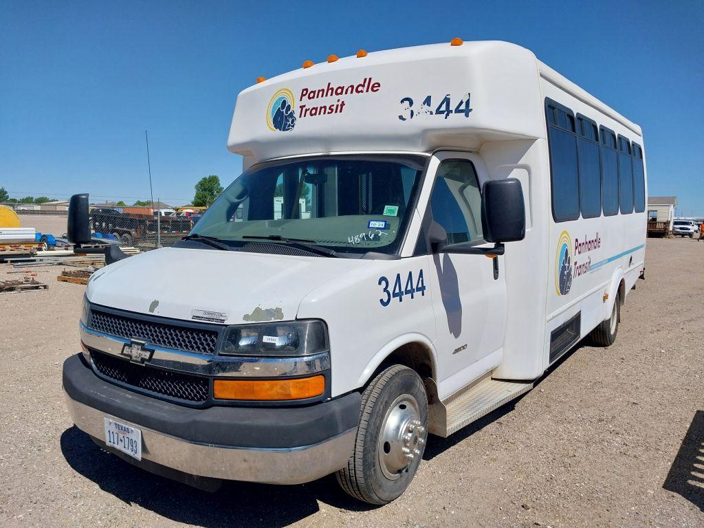 2014 Chevrolet Express 3500  Hi Cube 2D Bus