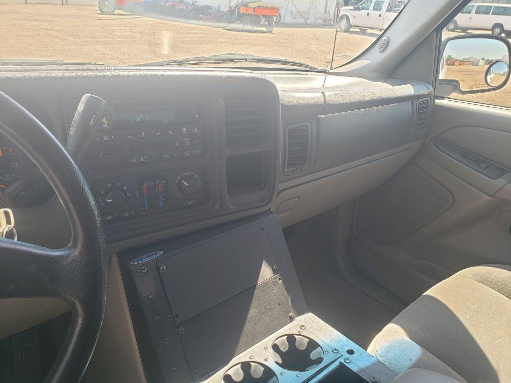 2005 Chevrolet Suburban 1500 LS SUV 4D