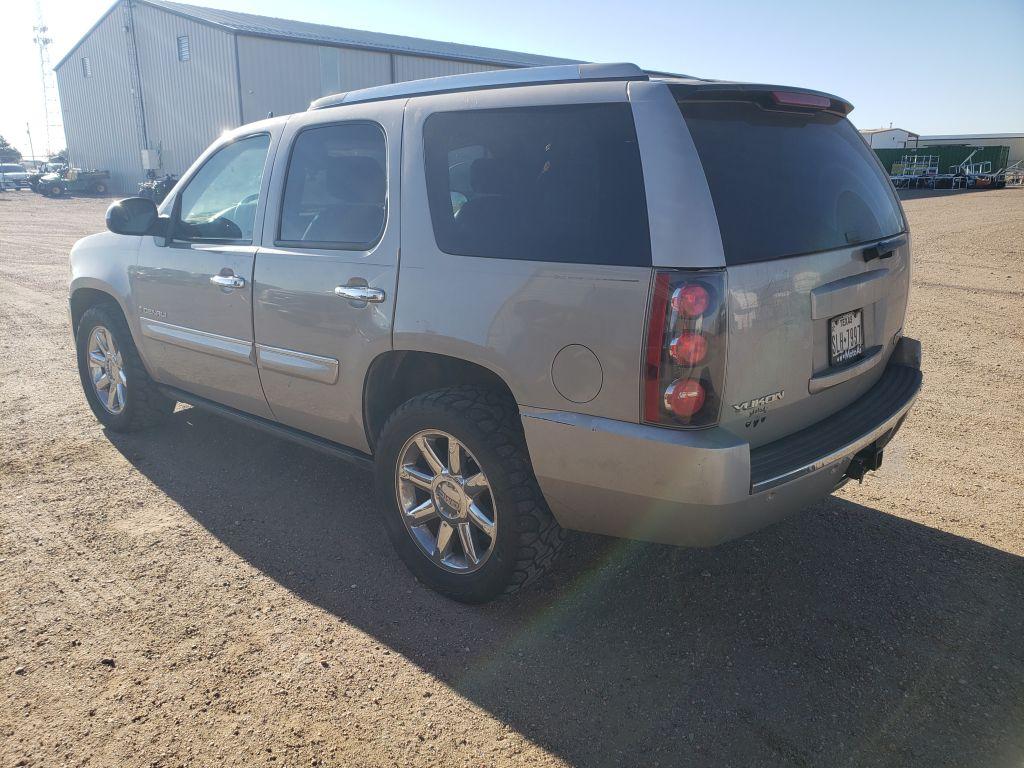 2008 GMC Yukon Denali SUV 4D