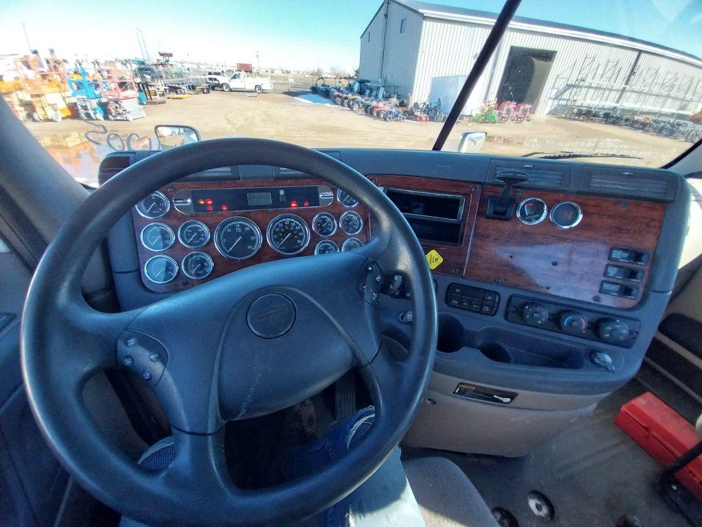 2009 Freightliner Day Cab