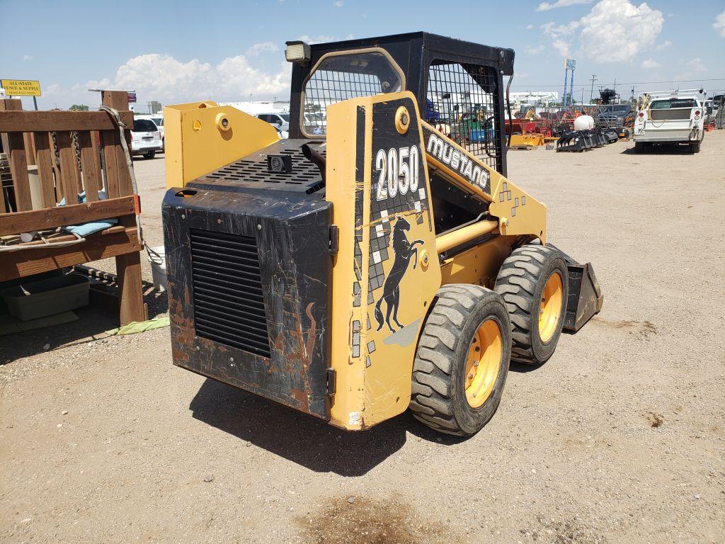 2001 Mustang 2050 Skid Steer