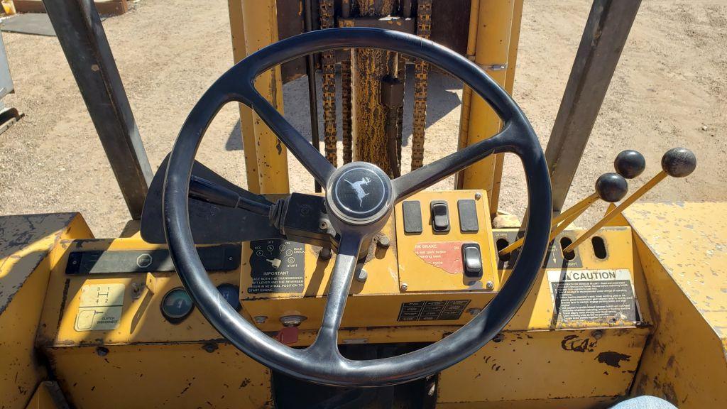 John Deere JD486E-2WD-21-6 Forklift