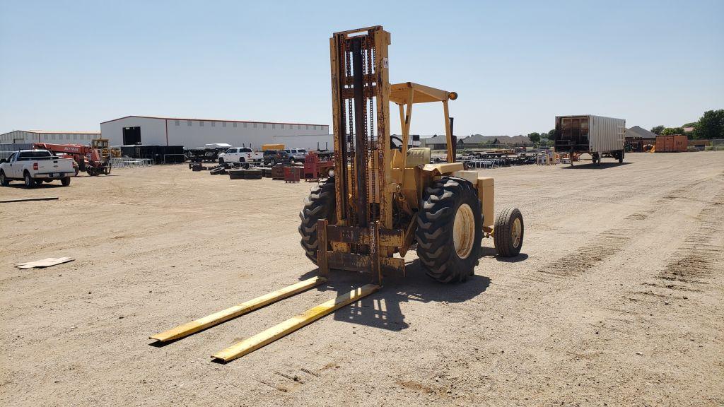 International 4500-B Forklift