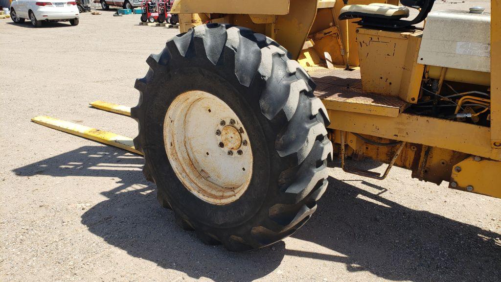International 4500-B Forklift