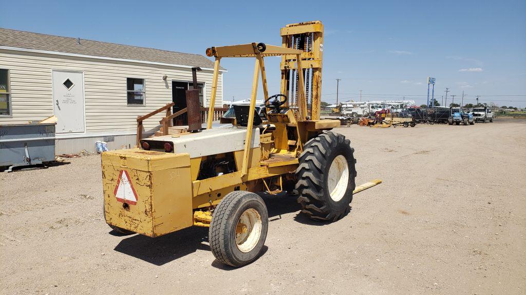 International 4500-B Forklift
