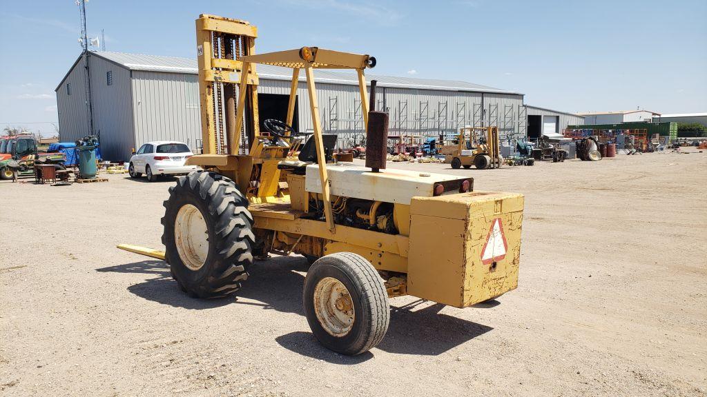 International 4500-B Forklift