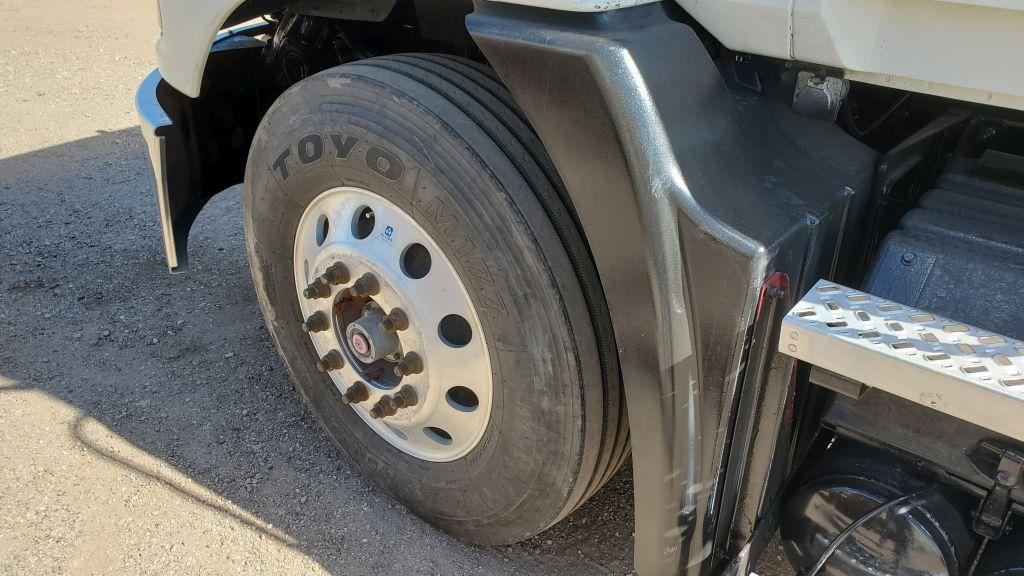 2008 Mack CXU613 600 Cab-Behind-Engine Truck Tractor