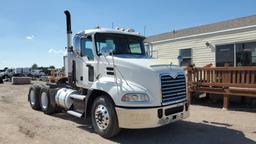 2008 Mack CXU613 600 Cab-Behind-Engine Truck Tractor