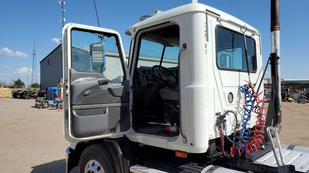 2008 Mack CXU613 600 Cab-Behind-Engine Truck Tractor