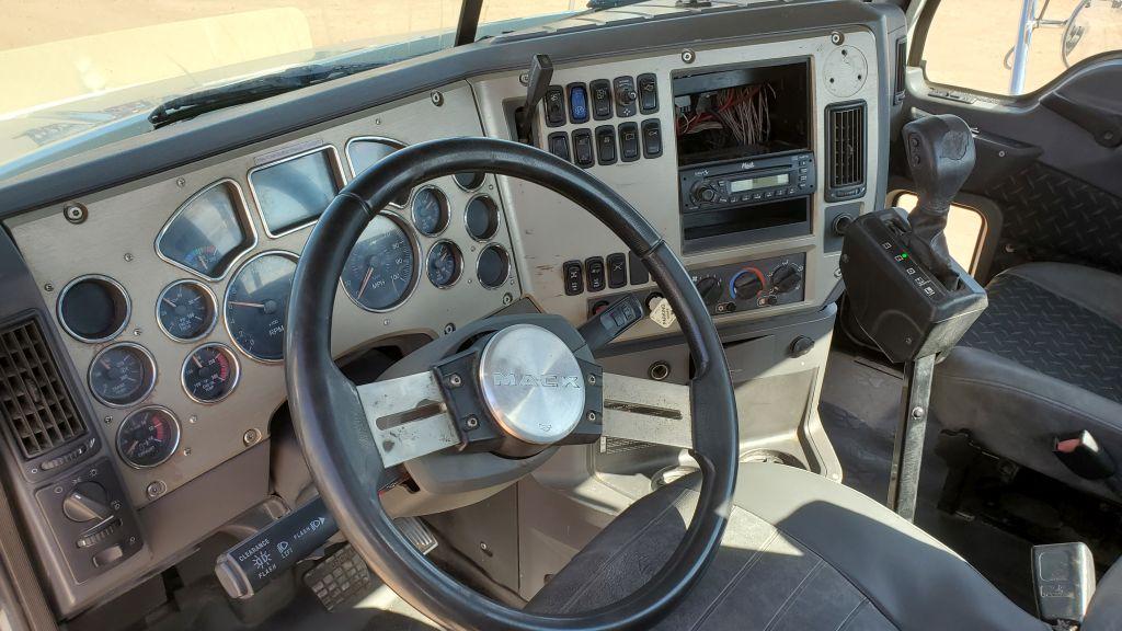 2008 Mack CXU613 600 Cab-Behind-Engine Truck Tractor