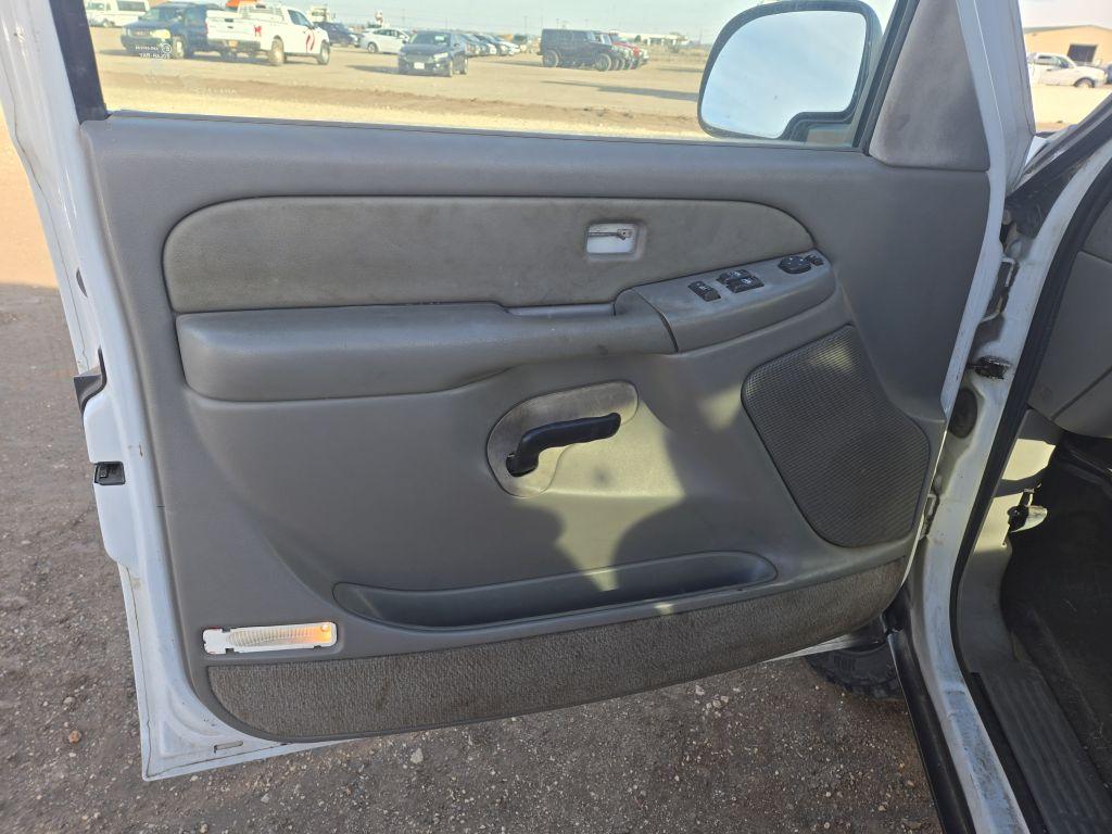 2000  Chevrolet  Silverado 1500 LT  Extended Cab 2D