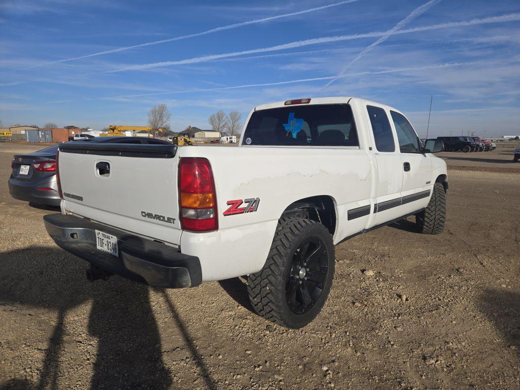 2000  Chevrolet  Silverado 1500 LT  Extended Cab 2D