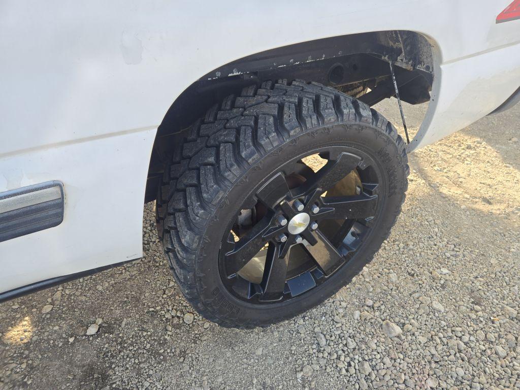 2000  Chevrolet  Silverado 1500 LT  Extended Cab 2D
