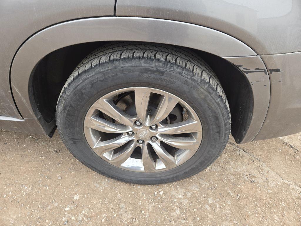 2012  Kia  Sorento SX  SUV 4D