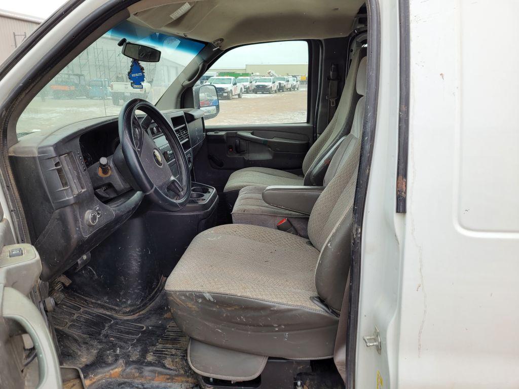 2011  Chevrolet  Express 2500   Extended Cargo Van 3D