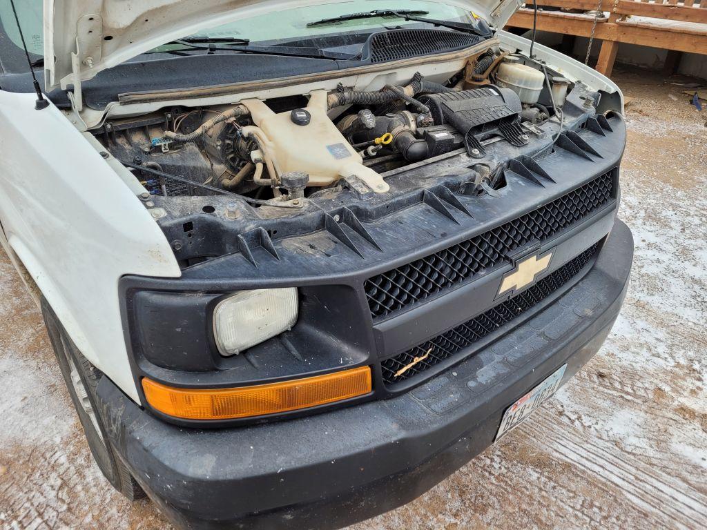 2011  Chevrolet  Express 2500   Extended Cargo Van 3D