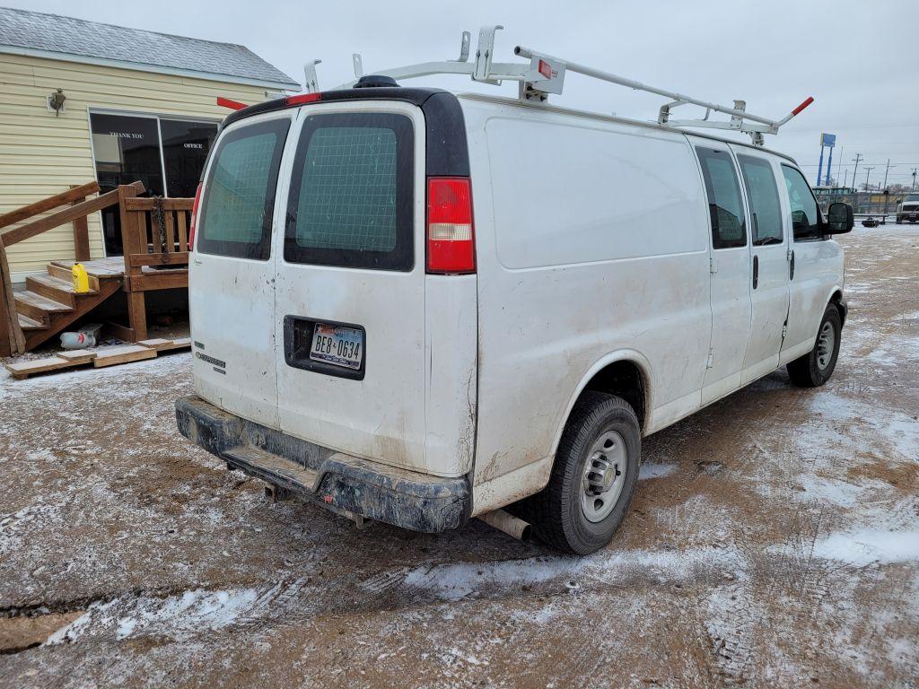 2011  Chevrolet  Express 2500   Extended Cargo Van 3D