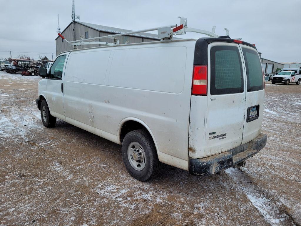 2011  Chevrolet  Express 2500   Extended Cargo Van 3D