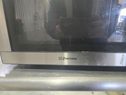 Emerson Microwave Oven