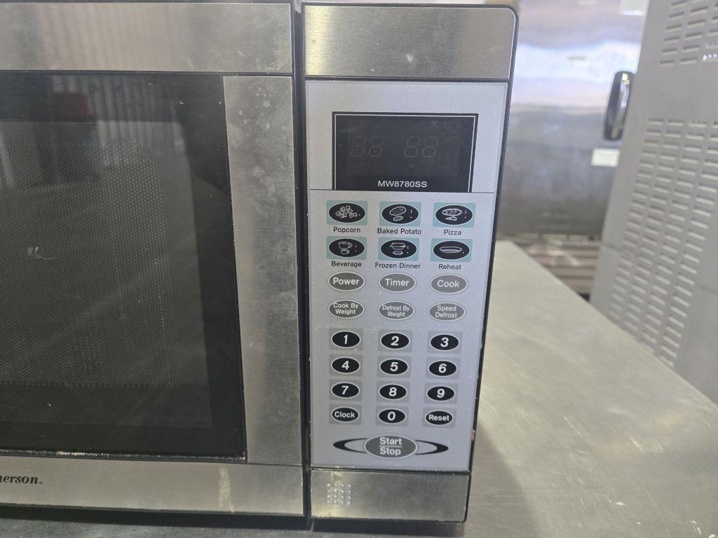 Emerson Microwave Oven