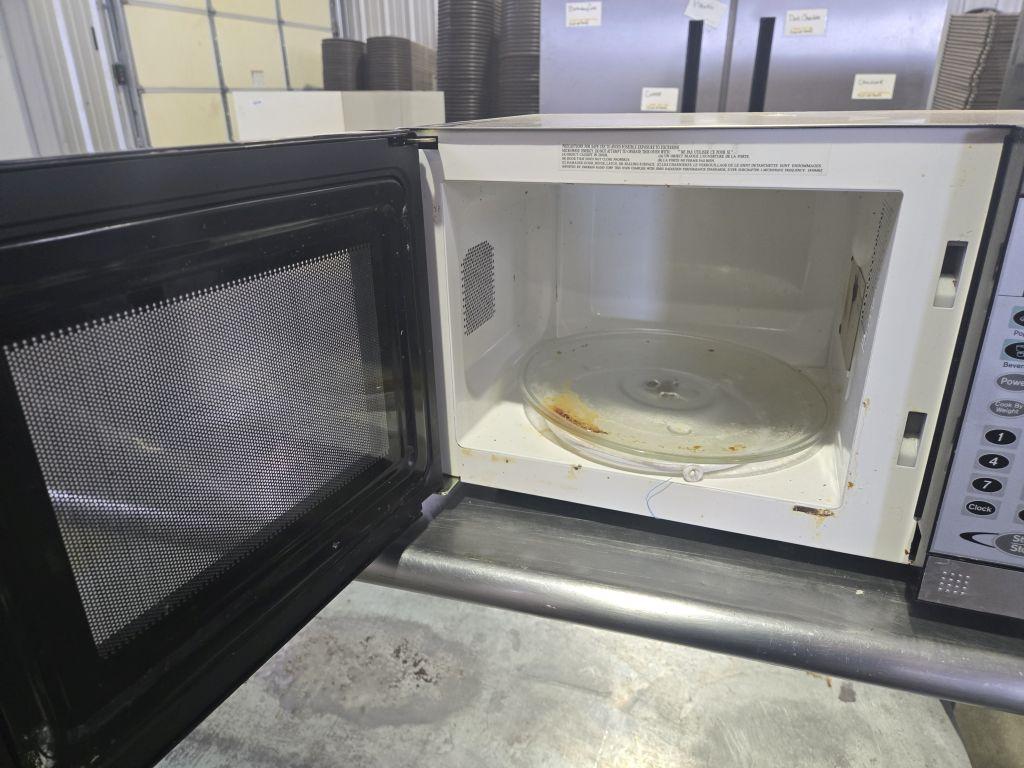 Emerson Microwave Oven