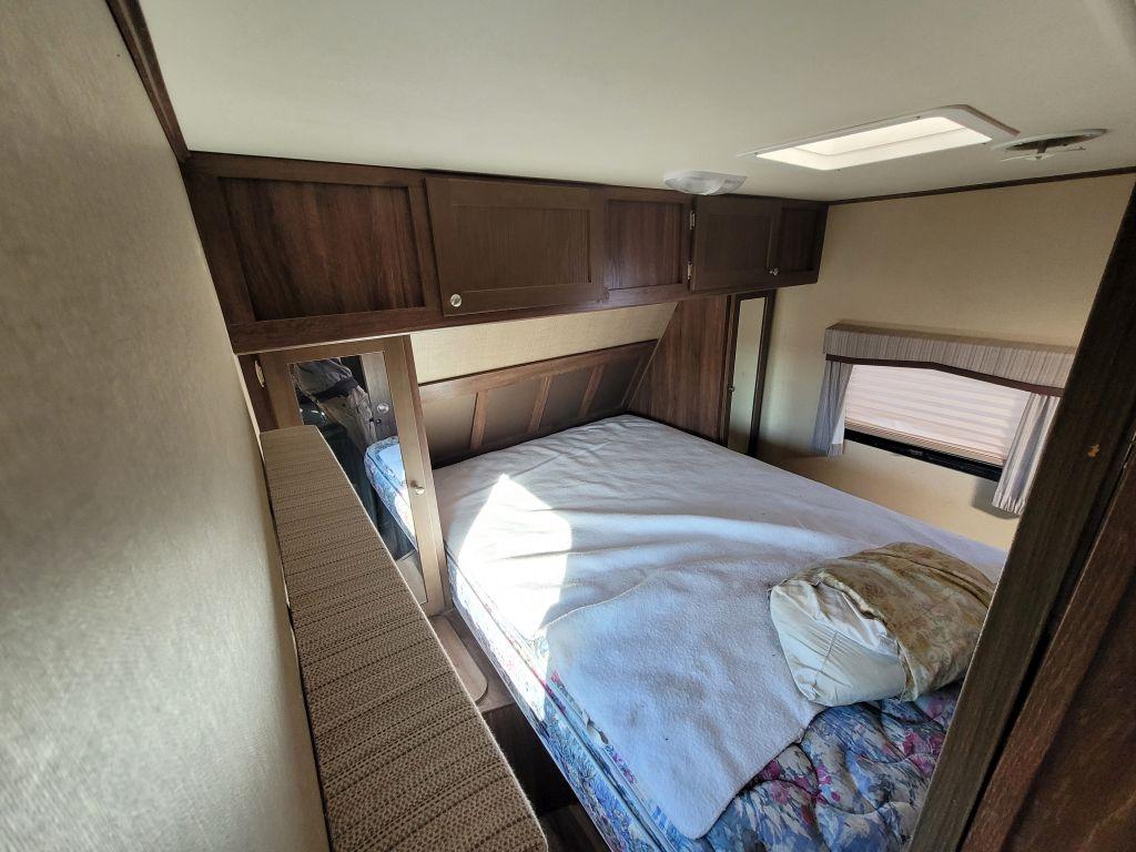 2015  Keystone  Coleman  Travel Trailer