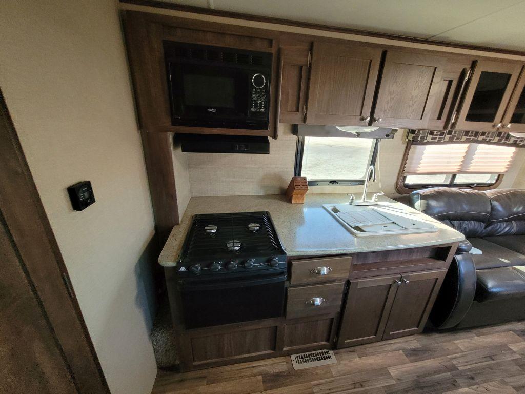 2015  Keystone  Coleman  Travel Trailer