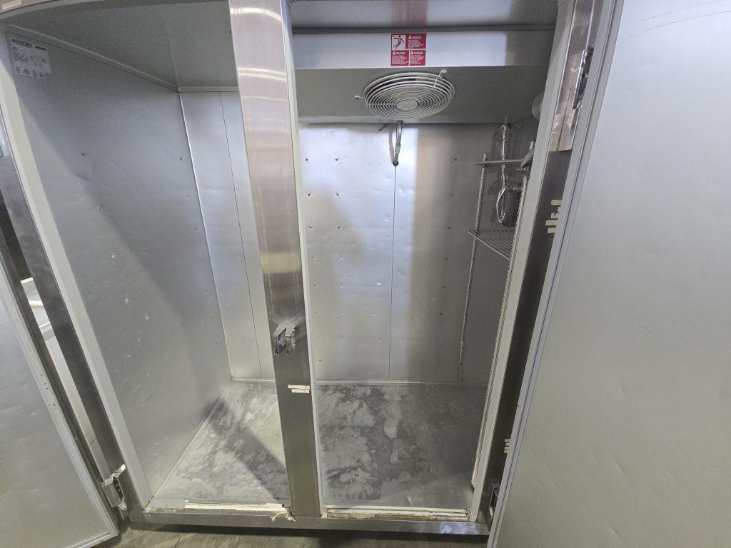 Master-Bilt Freezer