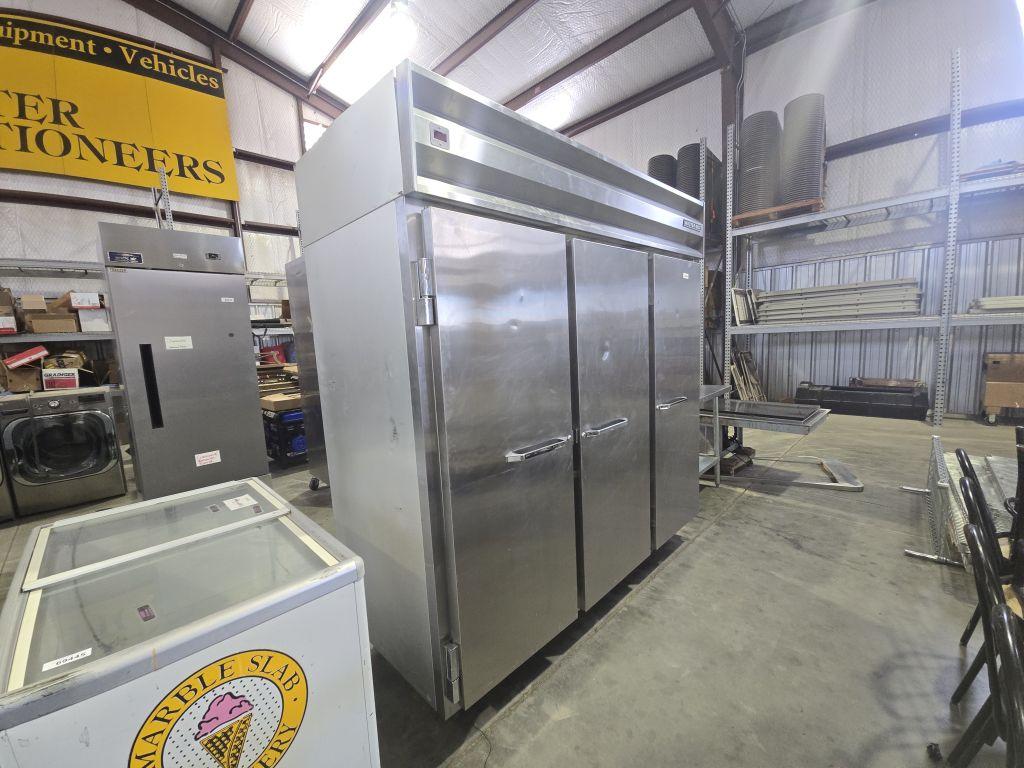 Master-Bilt Freezer