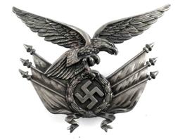 WWII GERMAN LUFTWAFFE GORGET CENTER EAGLE