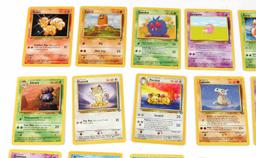 LOT OF 30 1999 GAMEFREAK BASE SET POKEMON CARDS