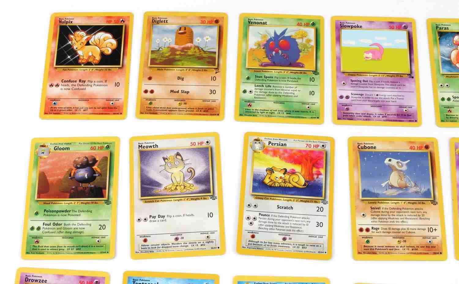 LOT OF 30 1999 GAMEFREAK BASE SET POKEMON CARDS