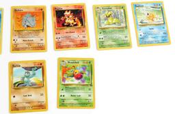 LOT OF 30 1999 GAMEFREAK BASE SET POKEMON CARDS