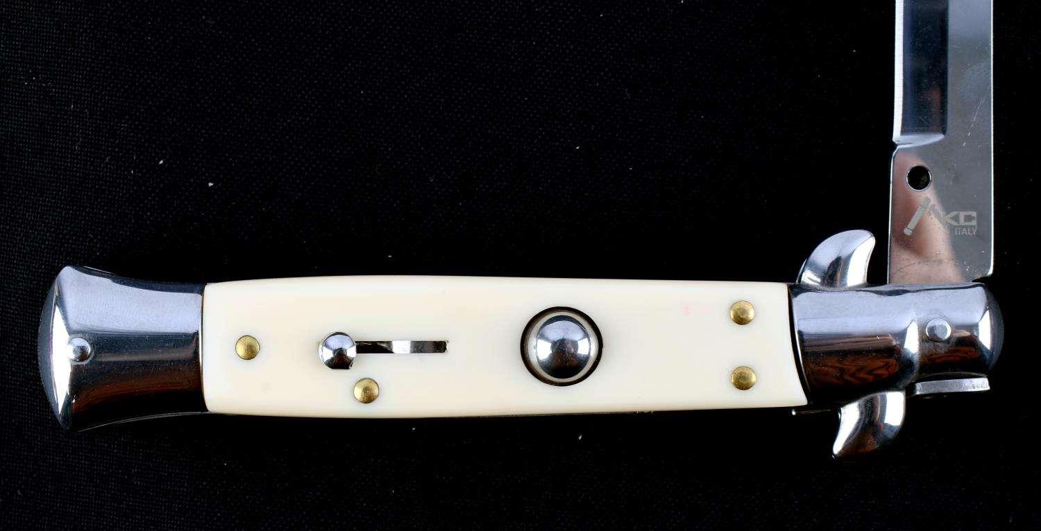 ITALIAN MADE AKC SWITCHBLADE KNIFE WHITE CELLULOID