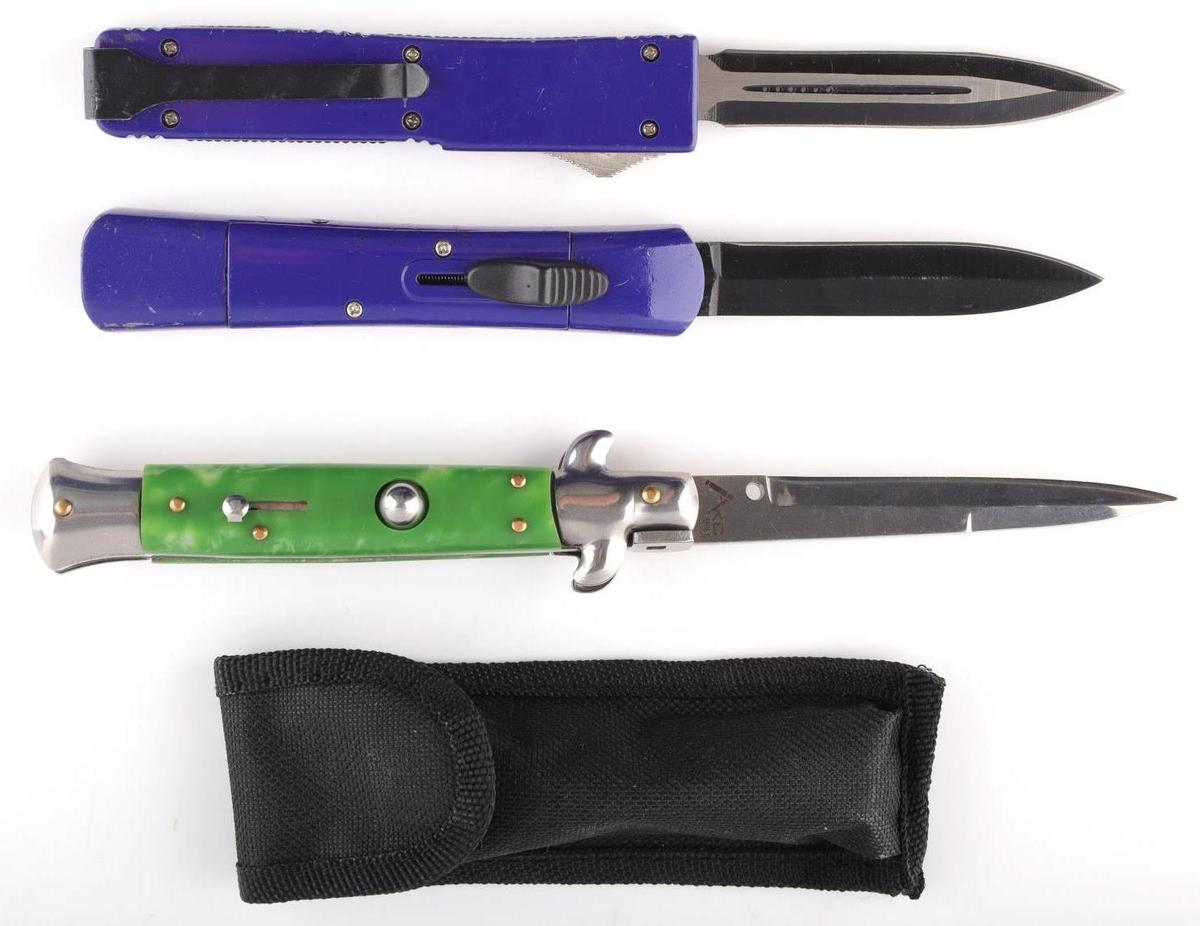 AKC ITALIAN SWITCHBLADE & 2 OTF KNIFE LOT