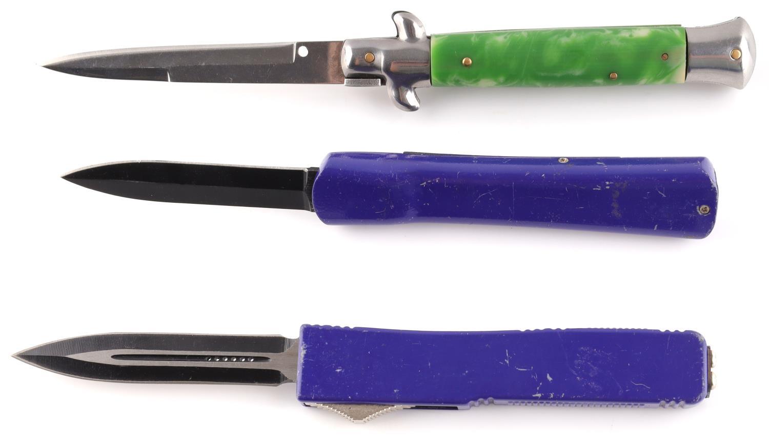 AKC ITALIAN SWITCHBLADE & 2 OTF KNIFE LOT