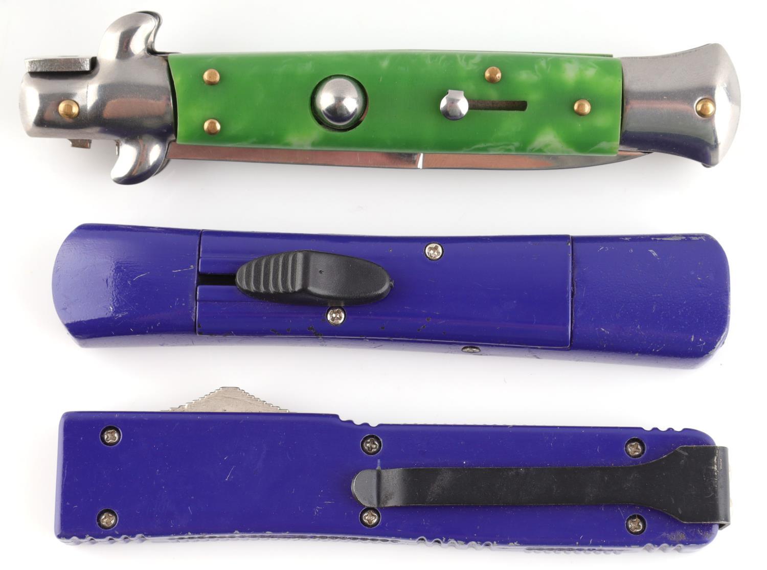 AKC ITALIAN SWITCHBLADE & 2 OTF KNIFE LOT