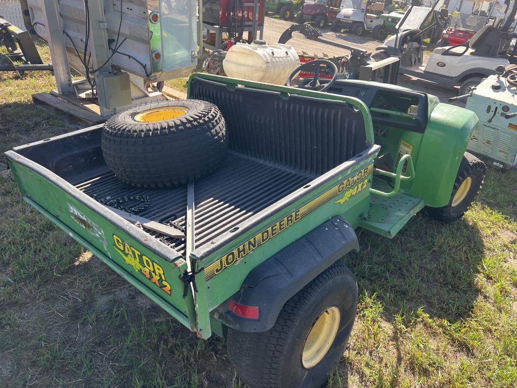 John Deere Gator 4x2