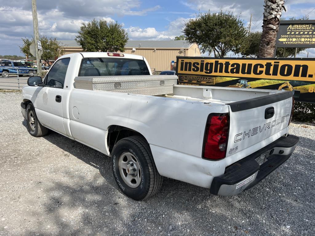 2004 Chevy Silverado Truck W/t R/k