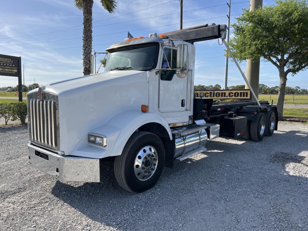 2010 Kenworth T800 Rolloff Truck W/t R/k