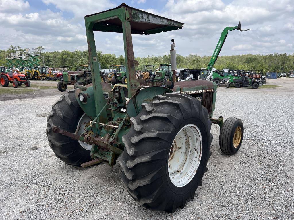 John Deere 2640 Tractor